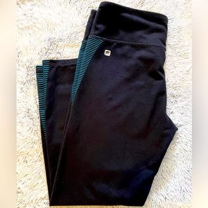 Fabletics capris - black with blue accents